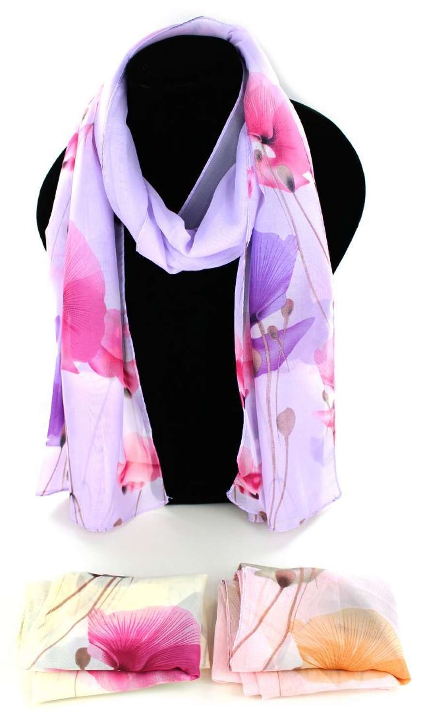 Floral print scarf.