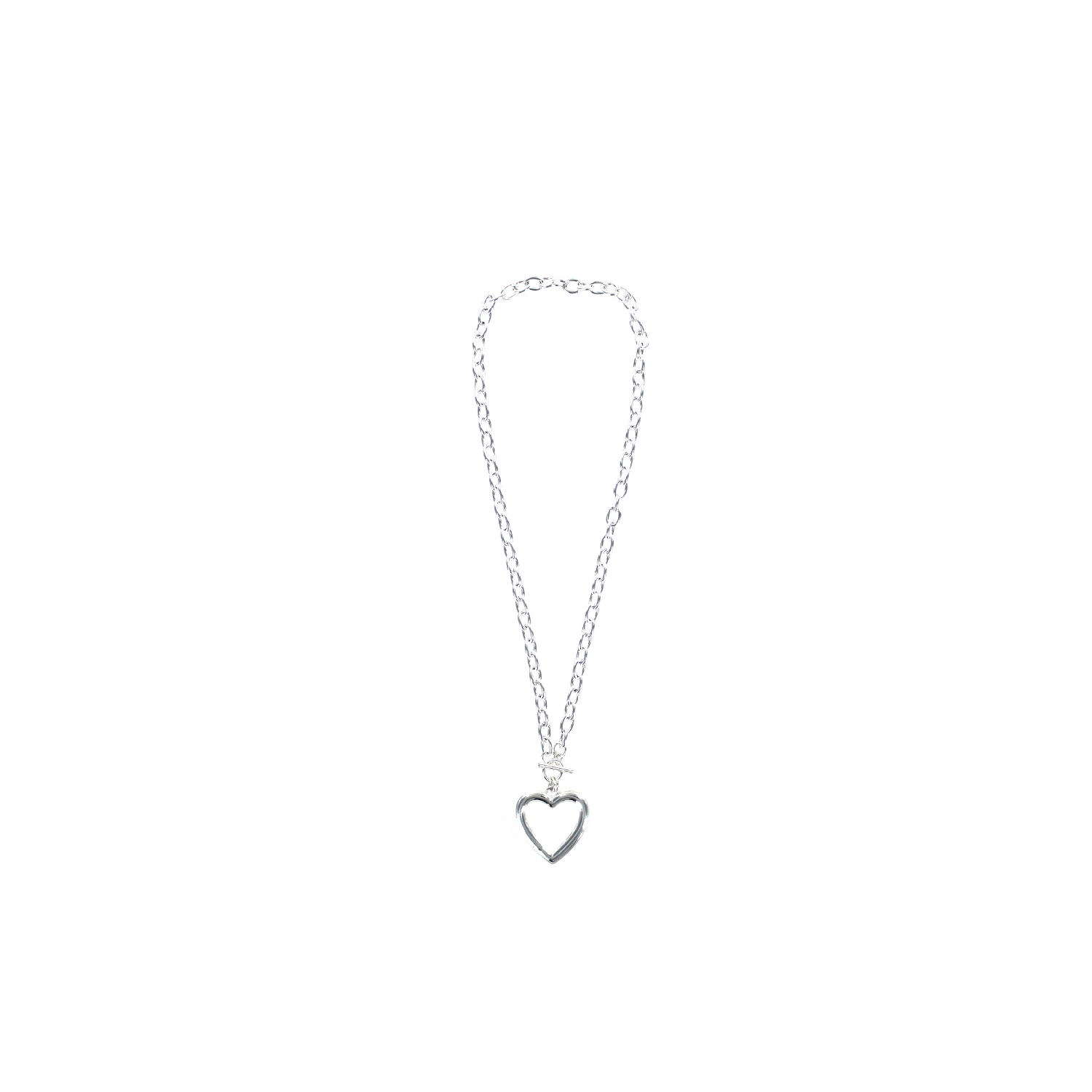 Silver tone link heart detail necklace.